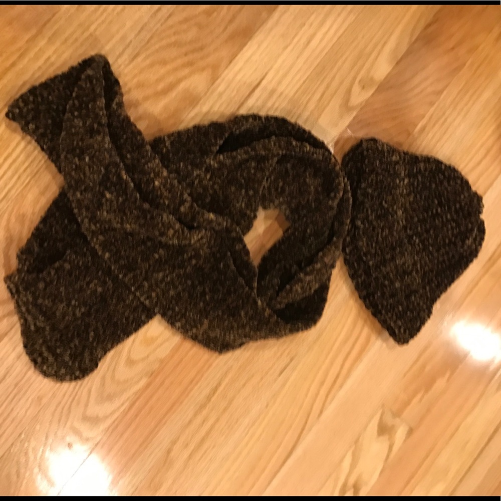 Winter hat and matching scarf
